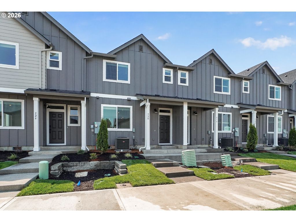 521 Upland Ave, Woodburn