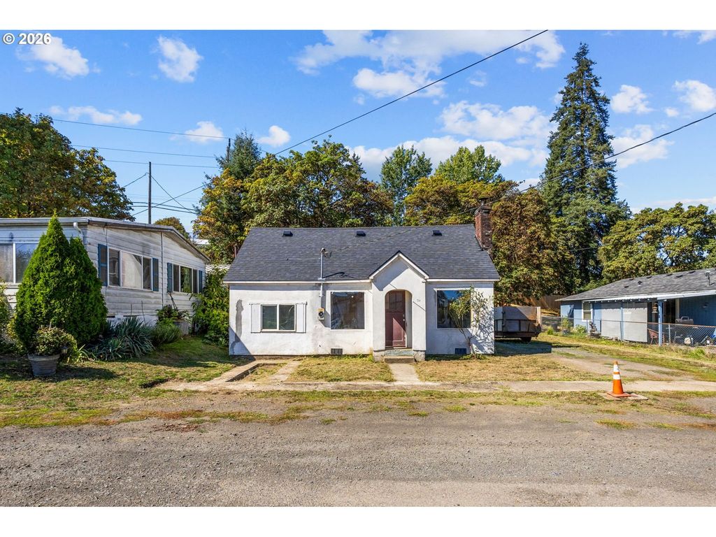 718 Se Washington St, Willamina