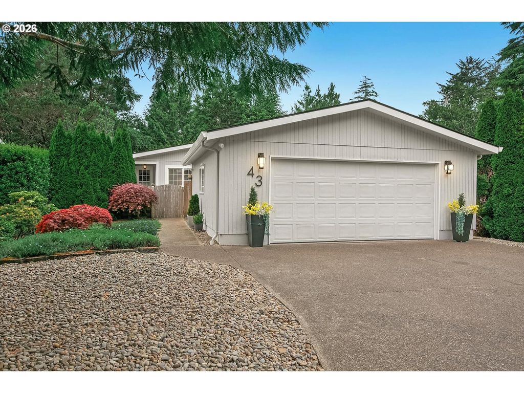 43 Beaver Tree Ln, Lincoln City