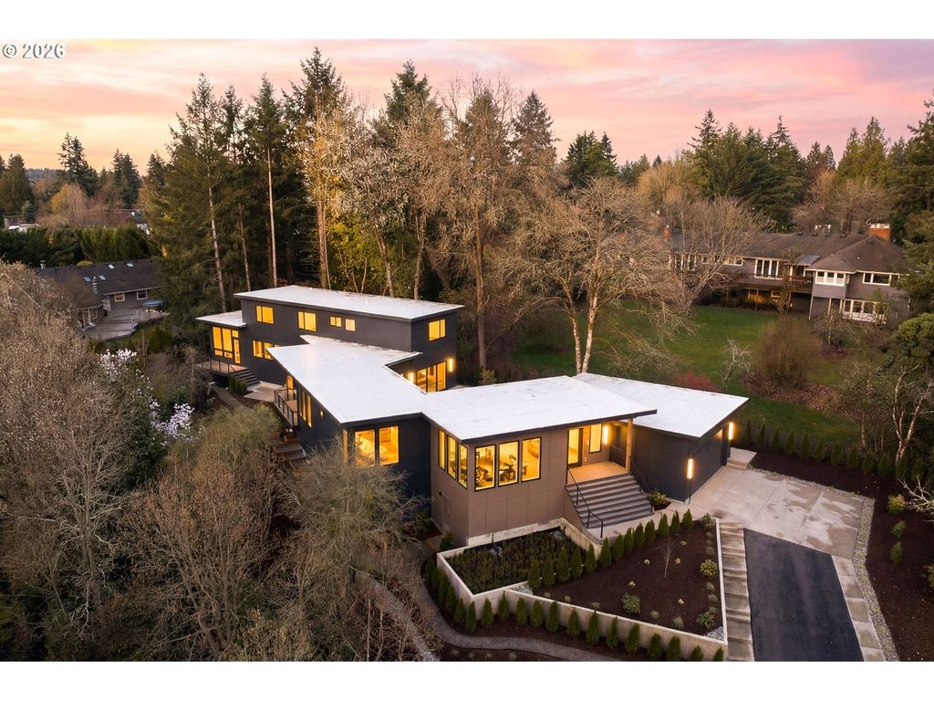 6233 Sw Hamilton Way, Portland