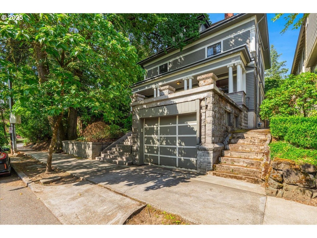 3425 S Corbett Ave, Portland