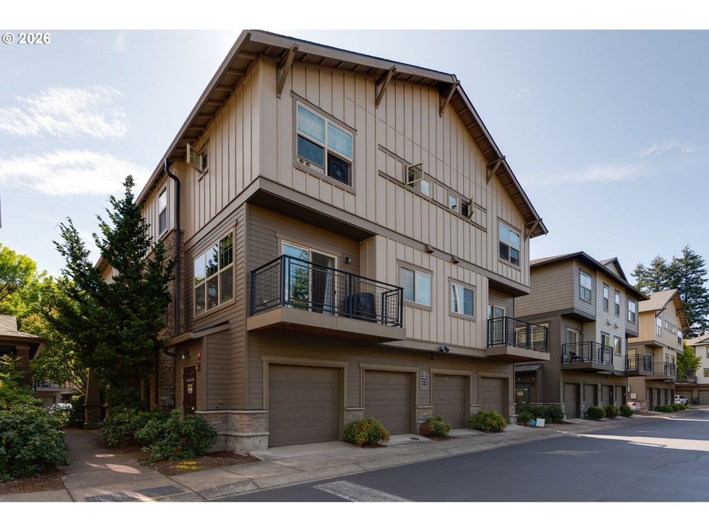 646 Ne Roydon Ln, Hillsboro