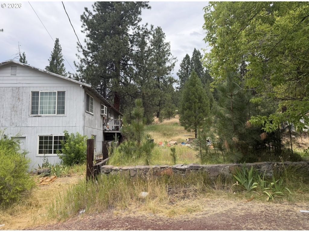 207 E Yahooskin St, Chiloquin