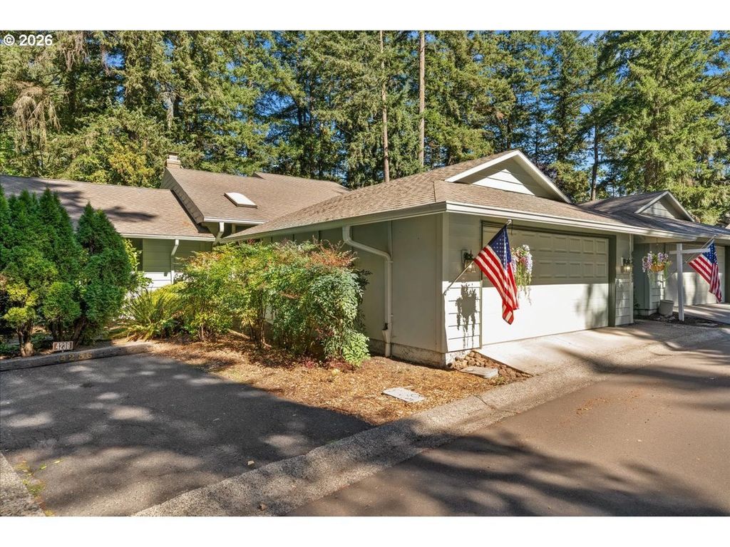 4238 Woodside Cir, Lake Oswego