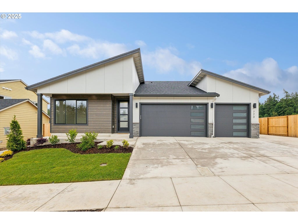 773 Riley Dr, Silverton