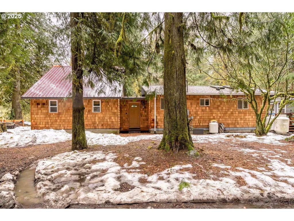 71010 E Mcfarland Rd, Rhododendron