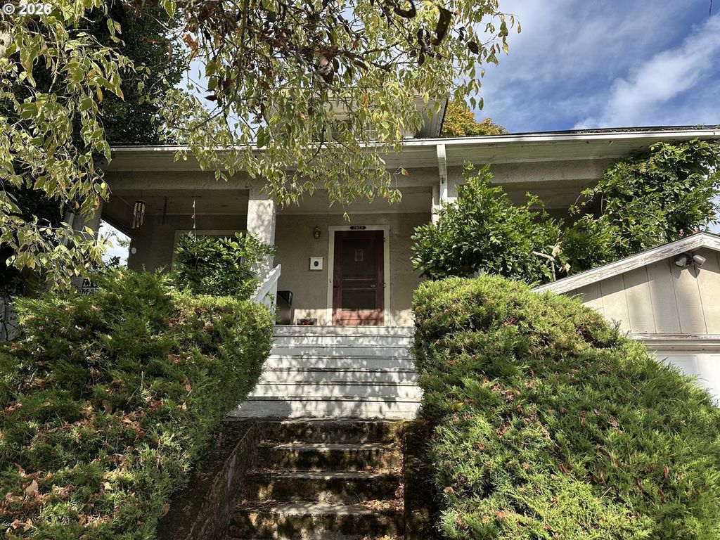 2823 N Killingsworth St, Portland