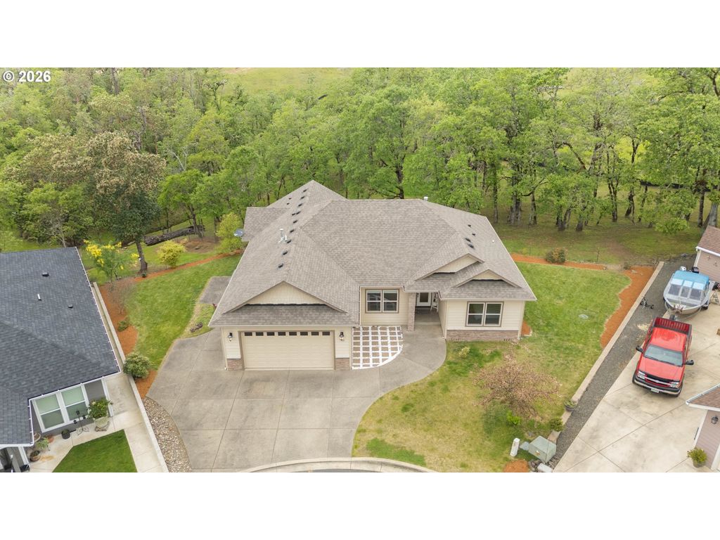725 Slazenger Ct, Sutherlin
