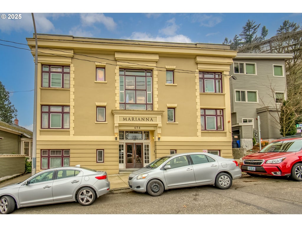 654 Sw Grant St 304, Portland