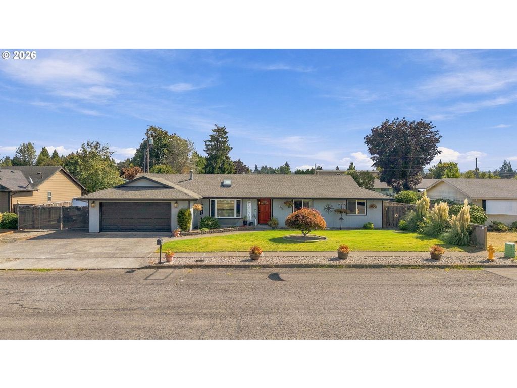 1416 N Evergreen Ave, Stayton