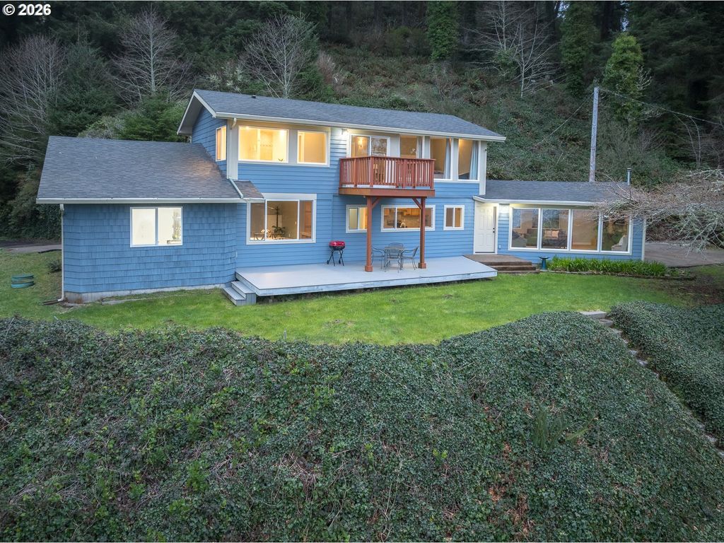 3823 Yaquina Bay Rd, Newport