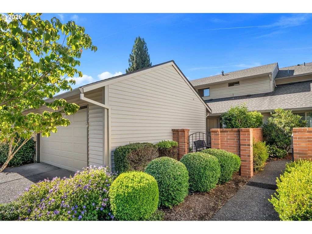 9520 Sw Lakeside Dr, Tigard