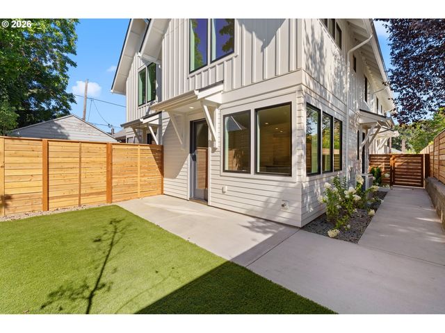 1524 Ne Jarrett St D, Portland