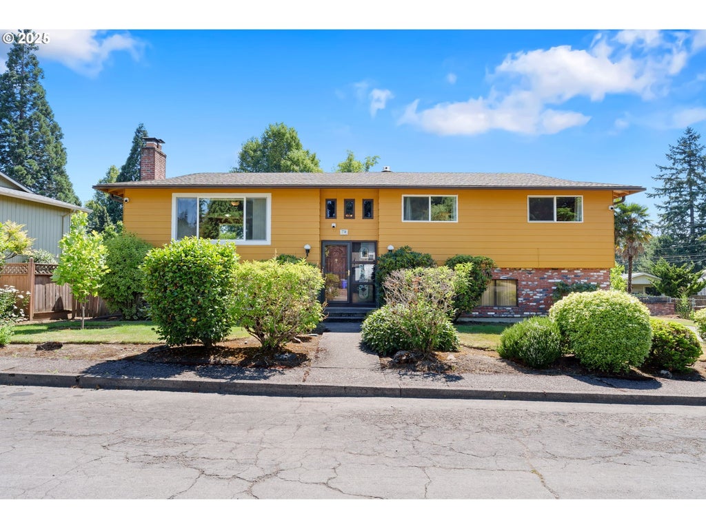 18345 Chris Ct, Gladstone