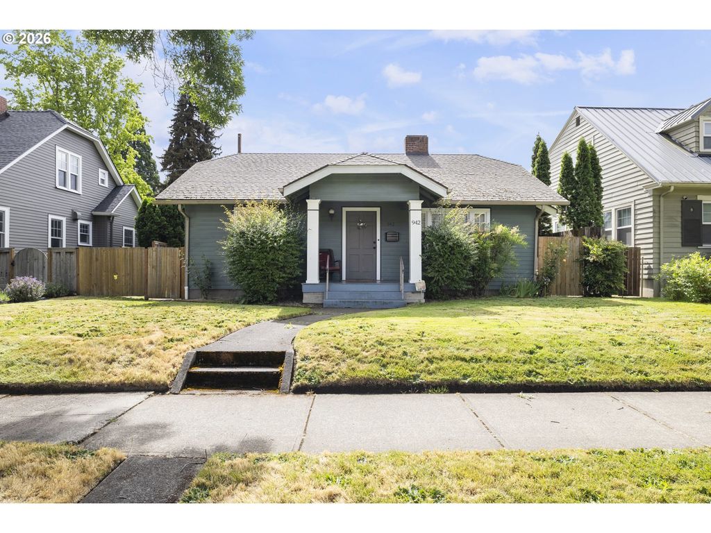 942 Ne Summer St, Salem