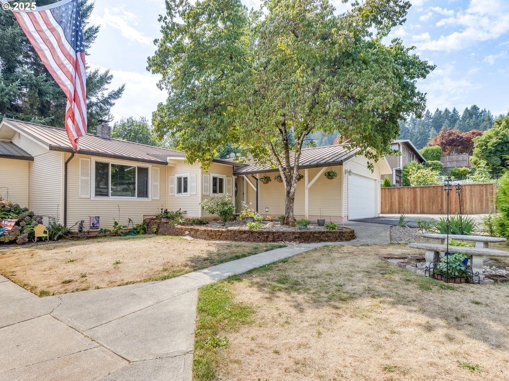 32952 Nw Ridge Dr, Scappoose