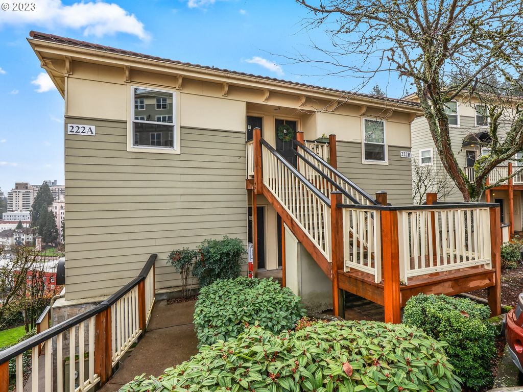 222 Nw Uptown Ter, Portland