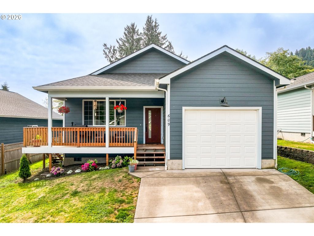 609 Vine Maple Ln, Garibaldi