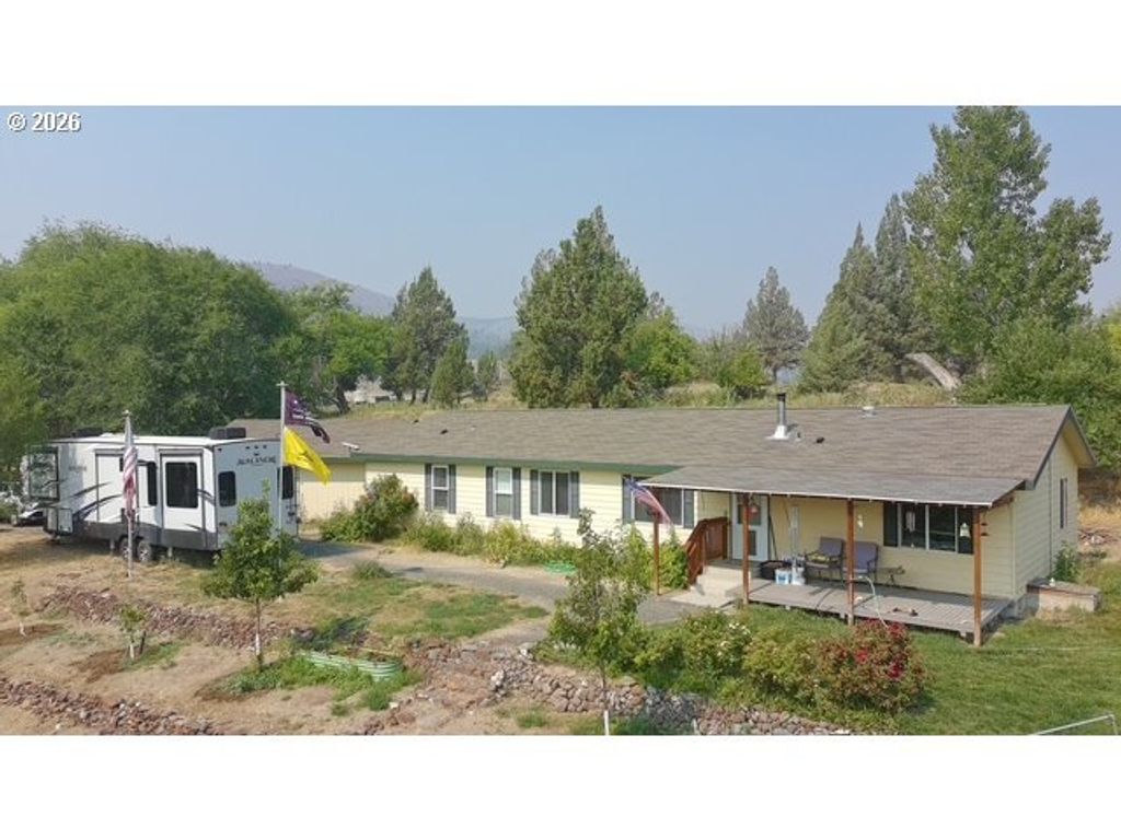 250 Schoolhouse Dr, Dayville