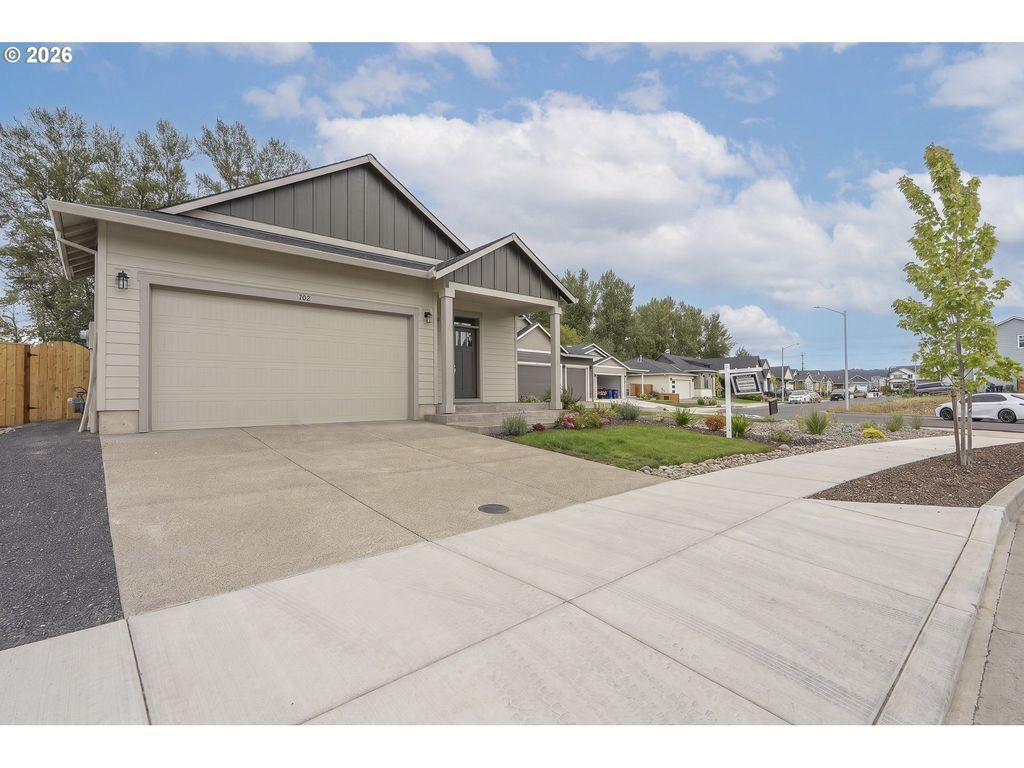 702 Tigerlily St, Silverton