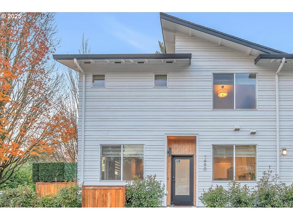1490 Se Ivon St, Portland