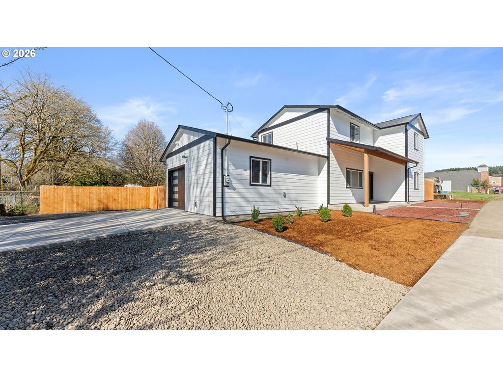141 Ne D St, Willamina