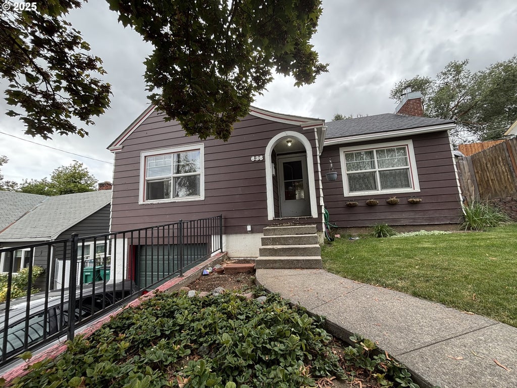 636 Roseway Dr, Klamath Falls