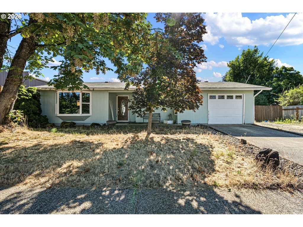 50 S 16th St, Cottage Grove