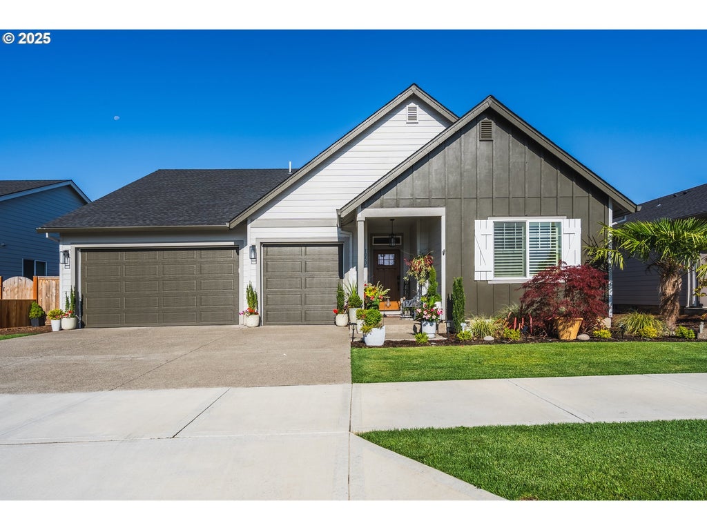 1053 S Vine St, Canby