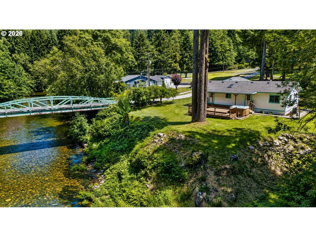 1020 Winchuck, Brookings