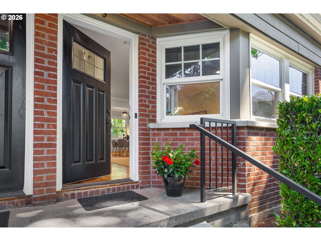 2555 Nw Savier St 9, Portland
