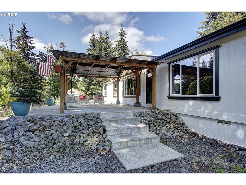 18112 Ne Manning Cir, Amboy