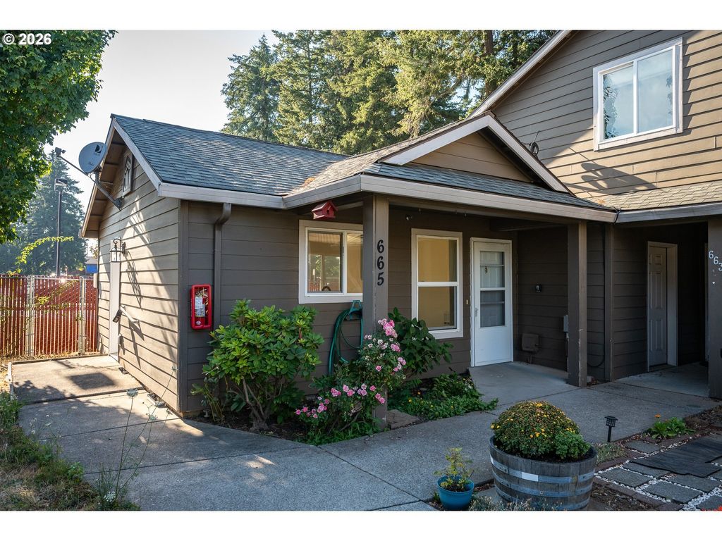 665 Se 197th Ave, Portland
