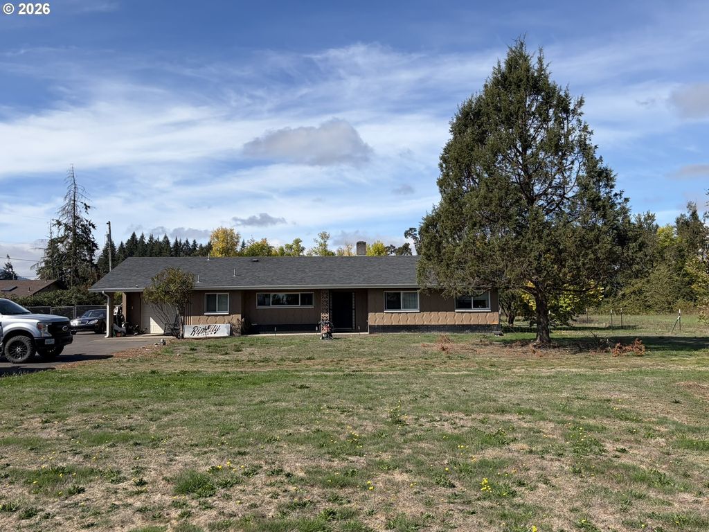 85806 Loop Ln, Eugene
