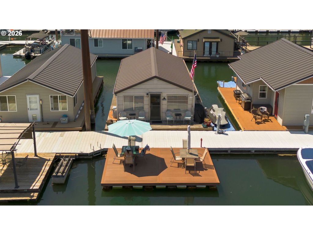 18699 Ne Marine Dr C5, Portland
