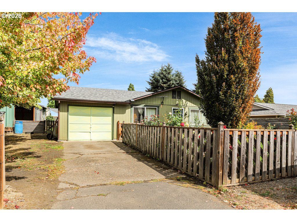 4054 Bartlett Dr, Hood River