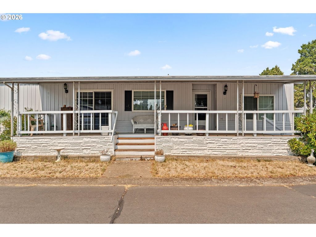 1800 Lakewood Ct, Eugene