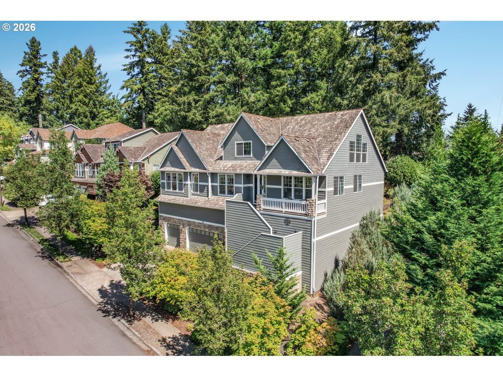 2311 Falcon Dr, West Linn