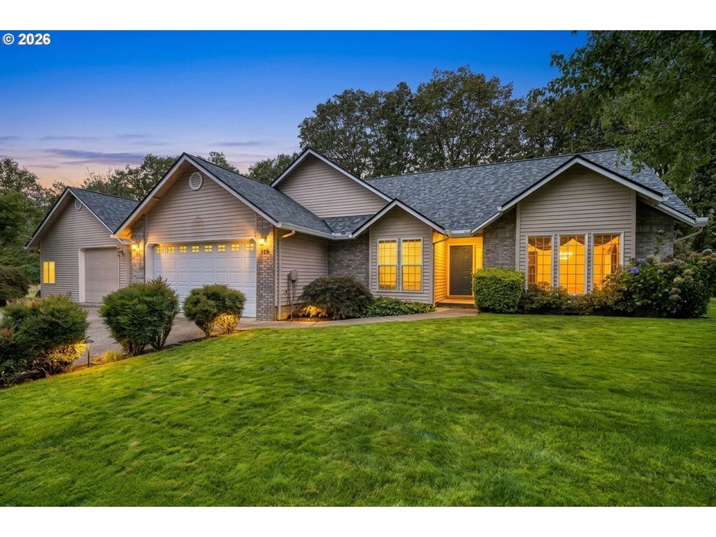 105 Madrona Ct, St. Helens