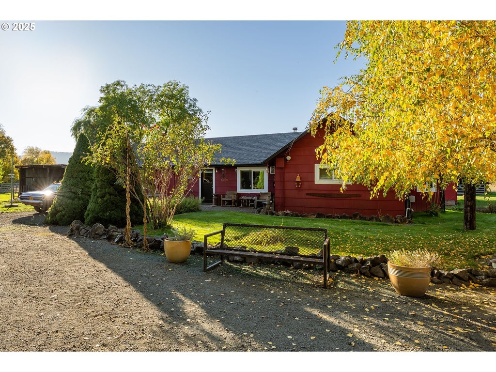 19115 Highway 42, Camas Valley