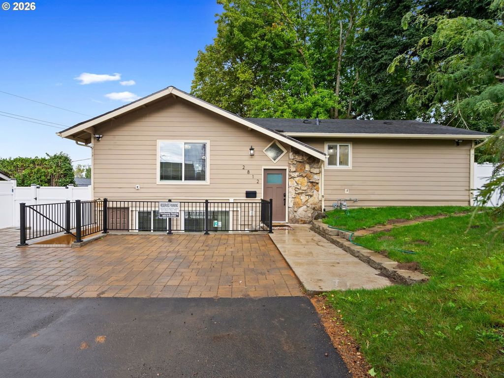 2812 Ne Bryant St, Portland