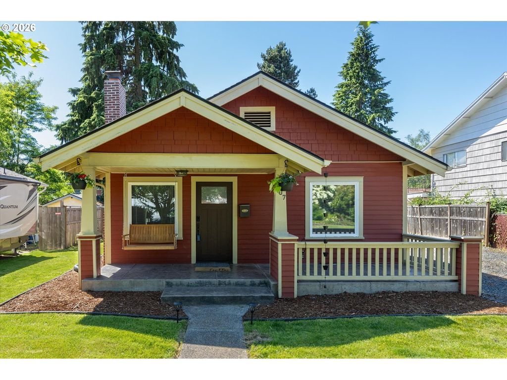 807 S Pearl St, Centralia