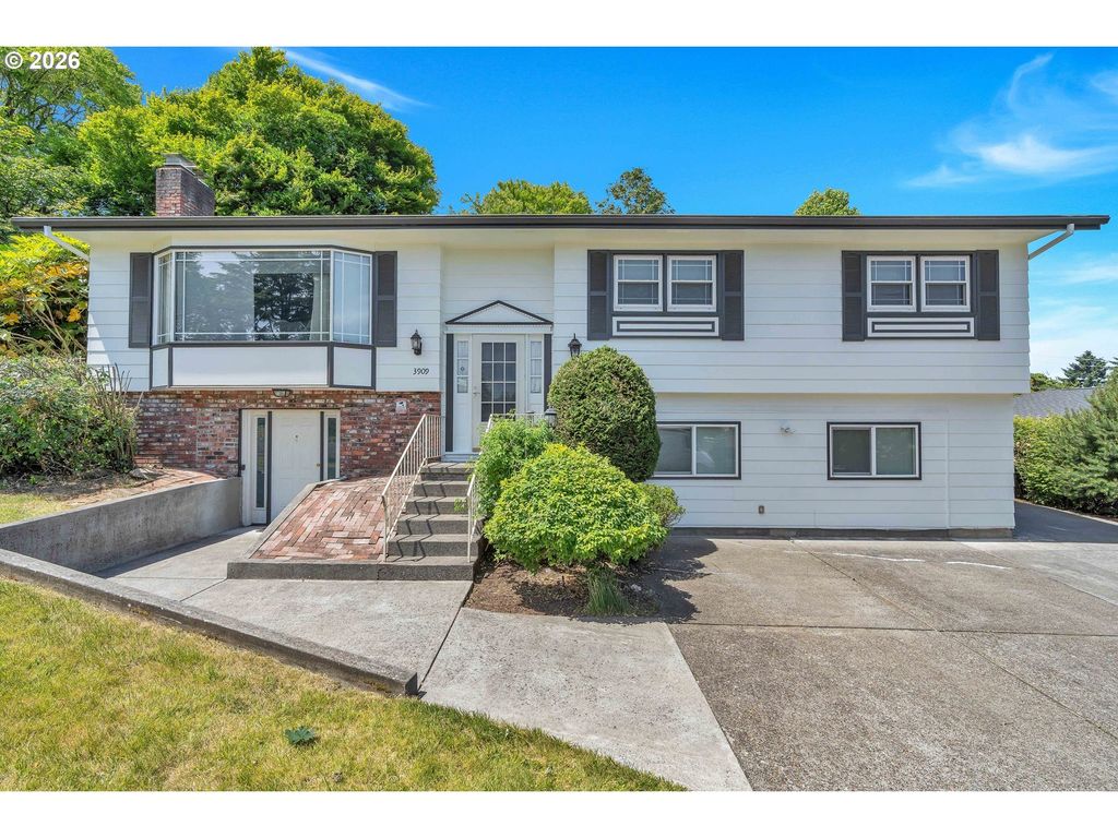 3909 Ne 135th Ave, Portland