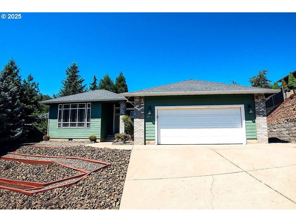 2380 Nw Glenmar Dr, Roseburg