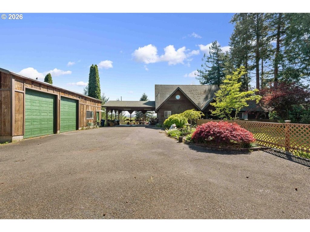 527 W 4th St, Coquille