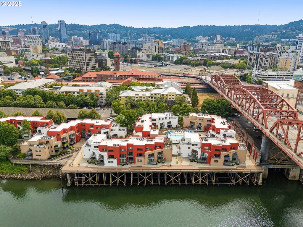 1010 Nw Naito Pkwy M15, Portland