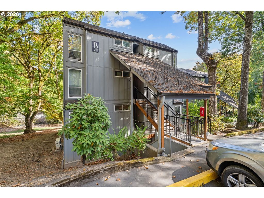 100 Kerr Pkwy 6, Lake Oswego