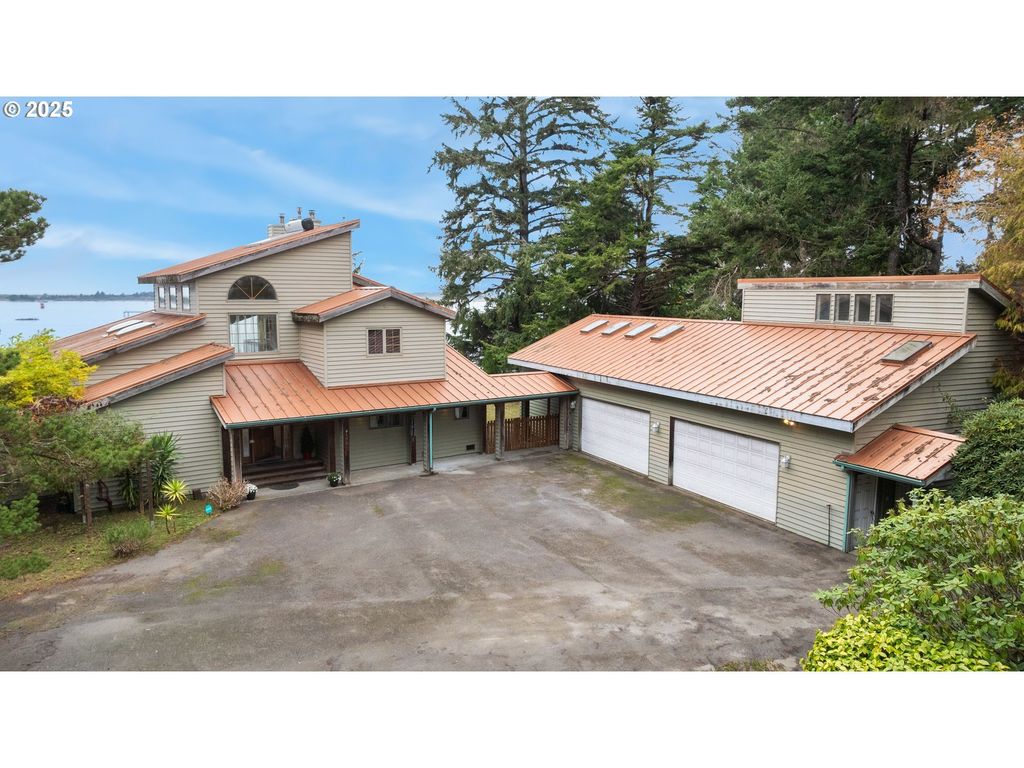 1270 Seagate Ave, Coos Bay
