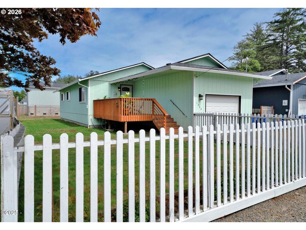 1302 Sw 63rd St, Lincoln City