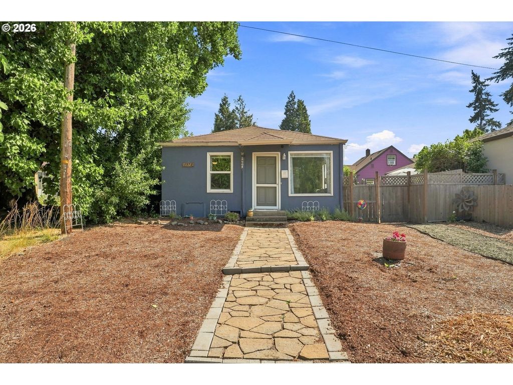 1572 W Broadway, Eugene